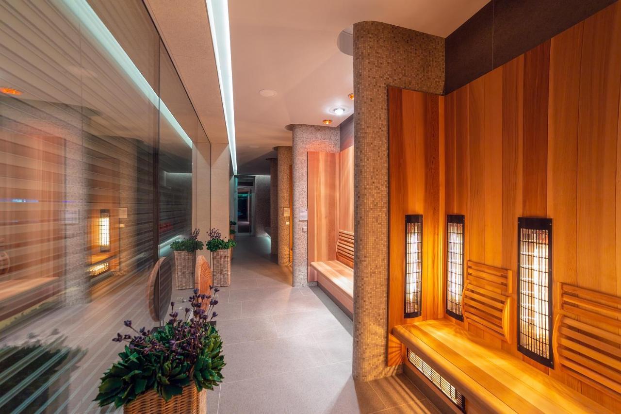 Hotel Jezerka Seč Exteriör bild